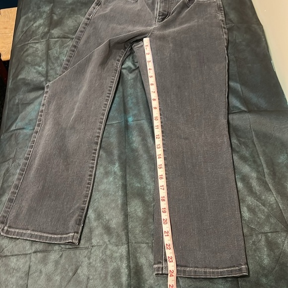 🔥Eileen Fisher Gray High Rise Jeans with Distressed Look🔥 - Picture 8 of 8